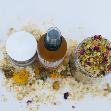 Soothing Manuka Honey and Oats Bath Soak.